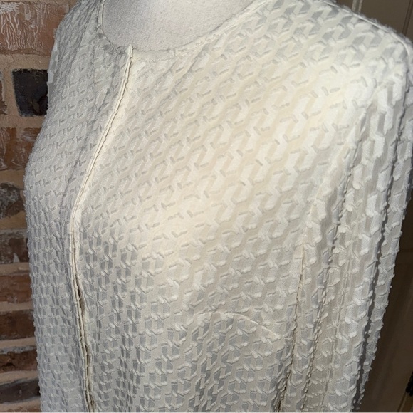 Talbots Sheer Cream Ivory White Chain Textured Top Lightweight Button Up Sz 8 - Picture 7 of 12